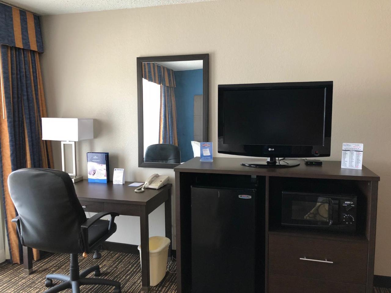 Baymont By Wyndham Washington Hotel Ngoại thất bức ảnh